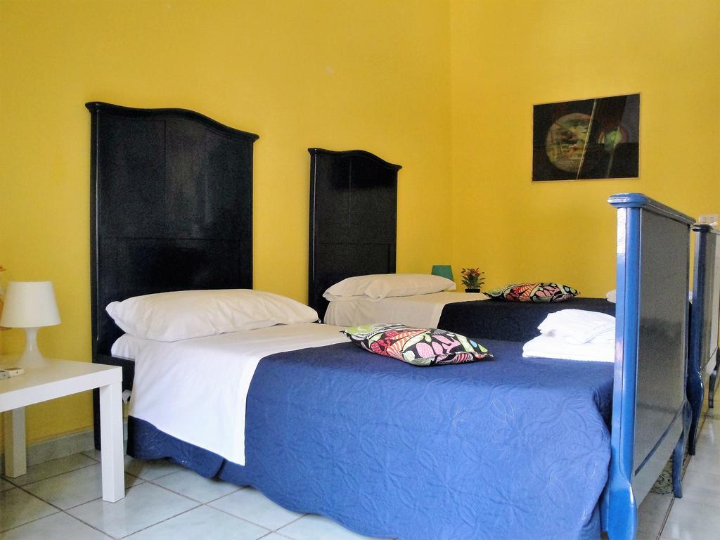 Garibaldi Holiday House Napels Buitenkant foto